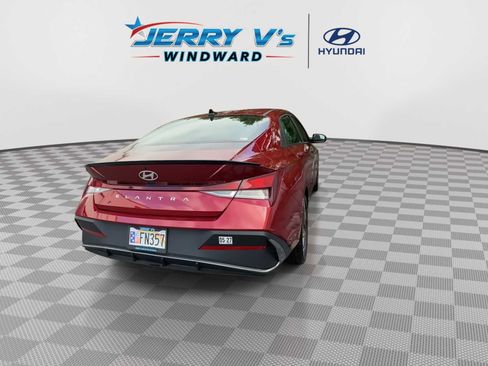 Used 2025 Hyundai Elantra Sport image 7
