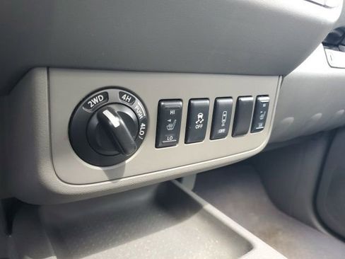 Used 2019 Nissan Frontier SL AWD/4WD image 30