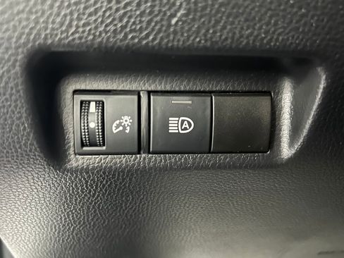 Used 2019 Toyota RAV4 LE image 14