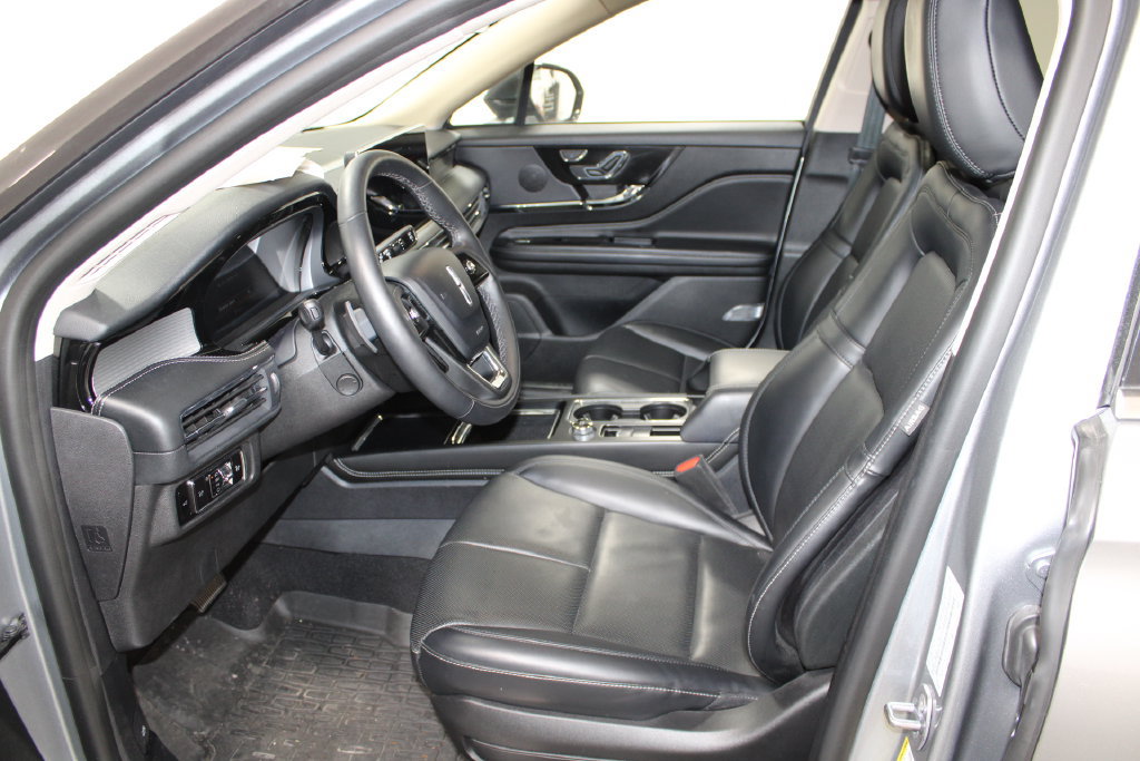 Used 2023 Lincoln Corsair AWD w/ Equipment Group 101A image 18