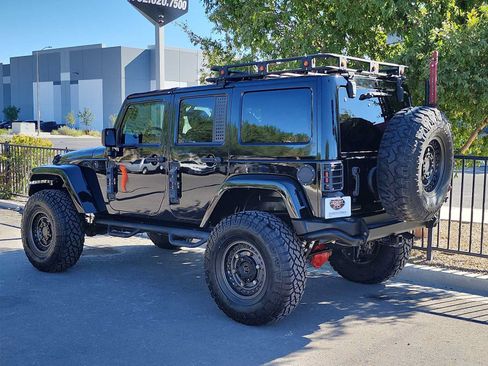 Used 2016 Jeep Wrangler Unlimited Sahara AWD/4WD image 6