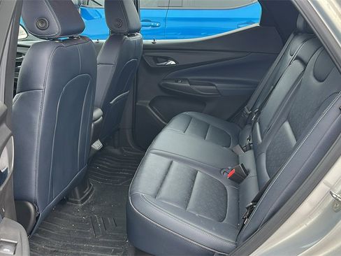 Used 2022 Chevrolet Bolt EUV LT w/ Convenience Package image 11