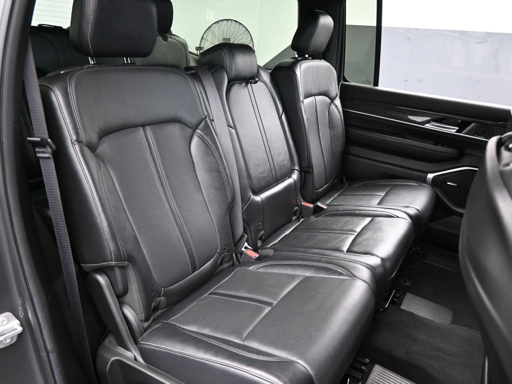 Used 2022 Jeep Wagoneer Series II RWD image 46