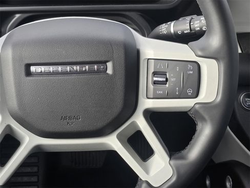 Used 2024 Land Rover Defender 110 SE image 16