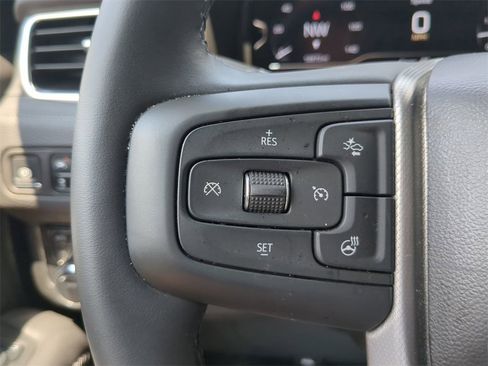 Used 2024 GMC Yukon XL Denali image 34