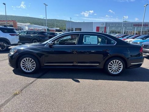 Used 2017 Volkswagen Passat 1.8T SE FWD image 8