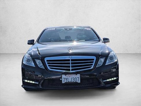 Used 2013 Mercedes-Benz E 550 4MATIC Sedan image 2