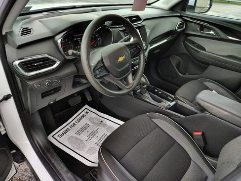 Used 2023 Chevrolet TrailBlazer LT AWD/4WD image 14