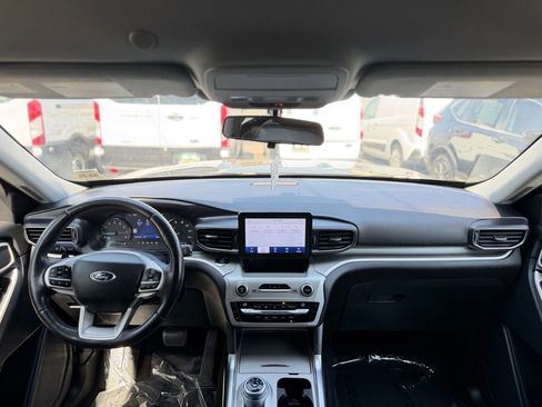 Used 2021 Ford Explorer XLT w/ Equipment Group 202A AWD/4WD image 35