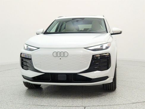 Used 2025 Audi Q6 e-tron Premium Plus AWD/4WD image 2