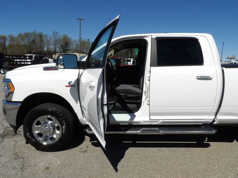 Used 2019 RAM 2500 Big Horn image 13