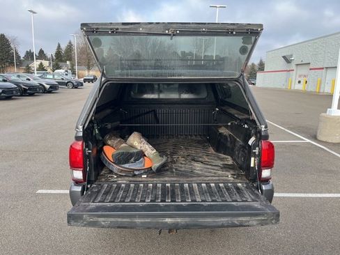 Used 2022 Toyota Tacoma SR image 13