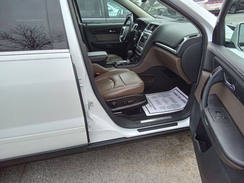 Used 2017 GMC Acadia Limited SLT image 3