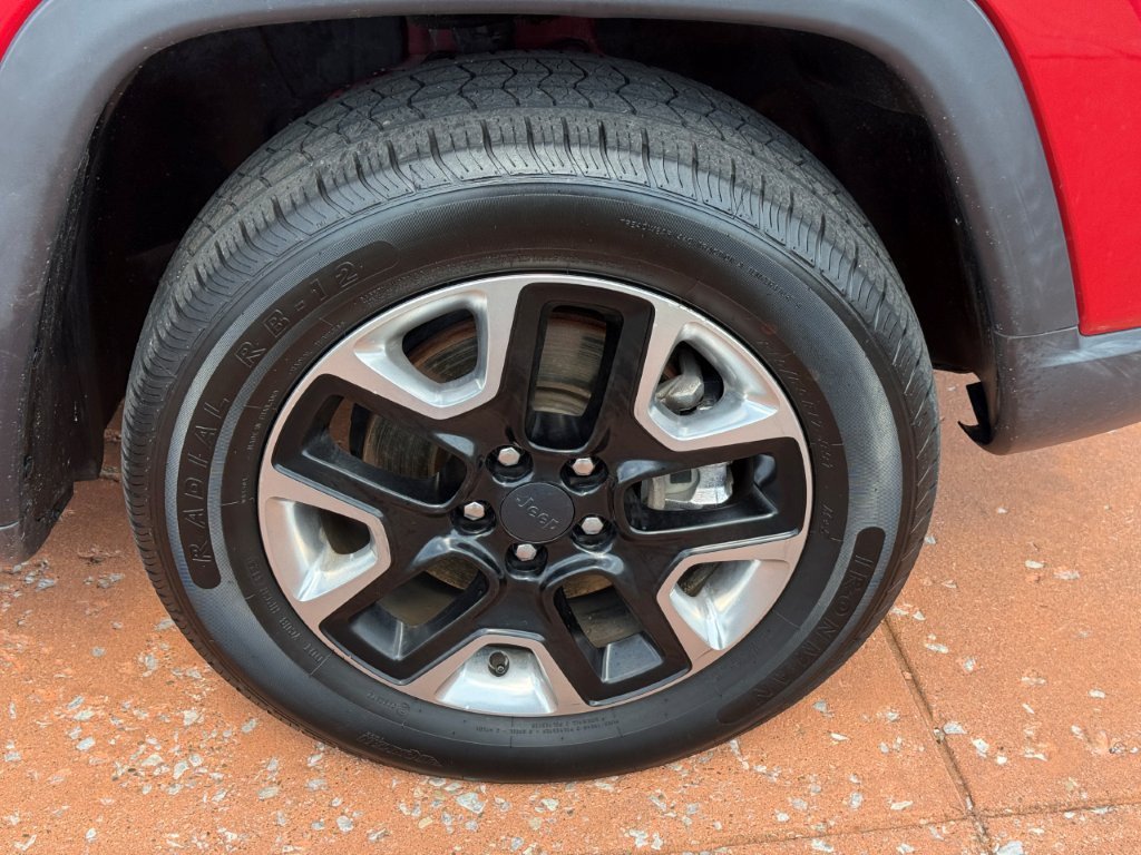 Used 2017 Jeep Compass Trailhawk w/ Leather Interior Group AWD/4WD image 8