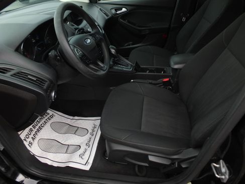 Used 2018 Ford Focus SE FWD image 11