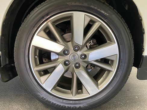 Used 2015 Nissan Pathfinder Platinum w/ Family Entertainment Package image 25