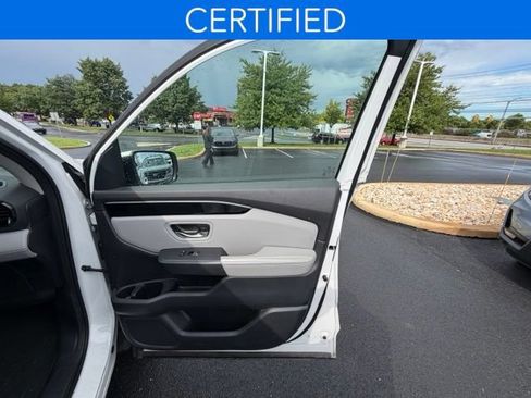 Used 2024 Honda Pilot Touring image 22