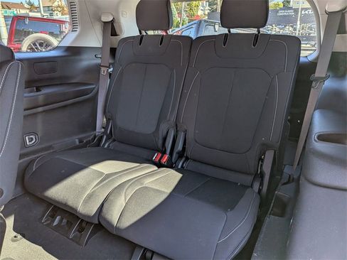 Used 2024 Jeep Grand Cherokee L Laredo image 23