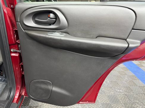 Used 2008 Chevrolet TrailBlazer SS image 9