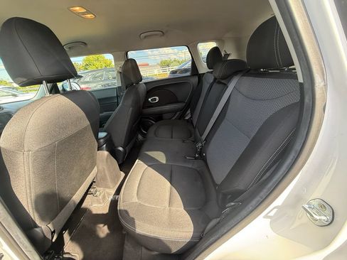 Used 2019 Kia Soul + FWD image 19