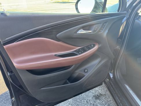 Used 2017 Buick Envision Essence AWD/4WD image 16