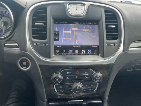 Used 2015 Chrysler 300 C w/ Light Group image 17
