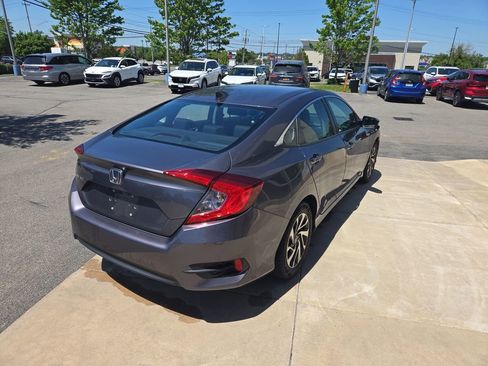 Certified 2018 Honda Civic EX image 3