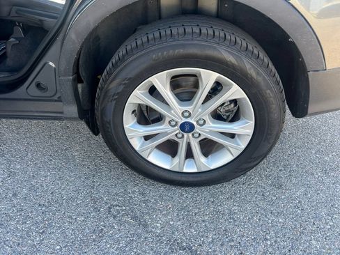 Used 2018 Ford Escape SEL FWD image 19