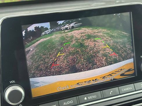 Used 2025 Nissan Altima 2.5 SV FWD image 20