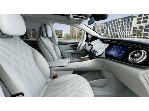 New 2026 Mercedes-Benz EQS 400 4MATIC SUV image 3