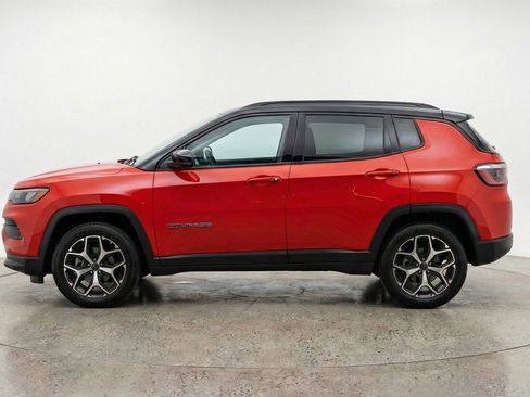 Used 2025 Jeep Compass Limited AWD/4WD image 5