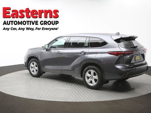 Used 2022 Toyota Highlander LE image 64