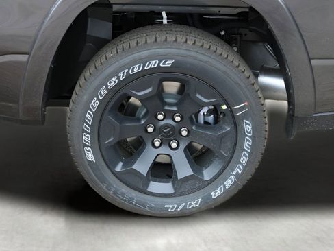 New 2026 RAM 1500 4x4 Crew Cab image 9