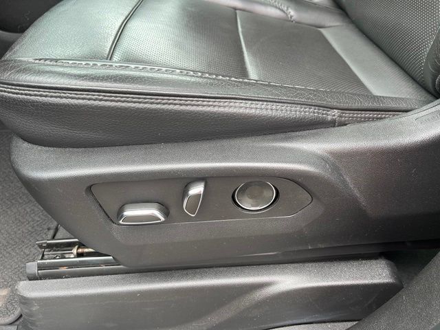 Used 2024 GMC Yukon Denali AWD/4WD image 11