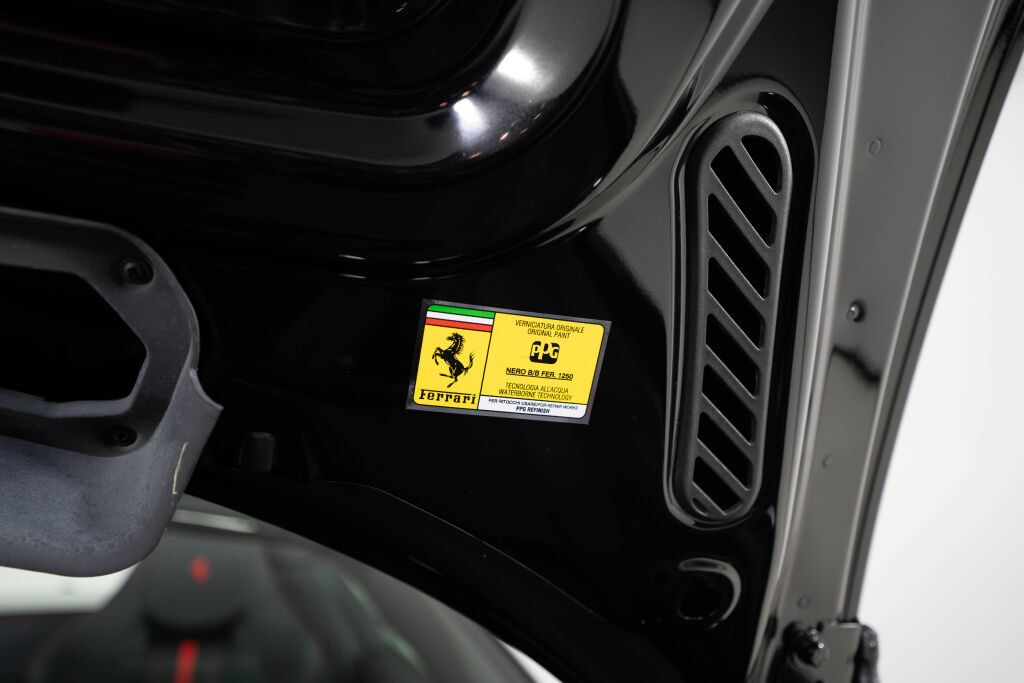 Used 2023 Ferrari F8 Tributo RWD image 23