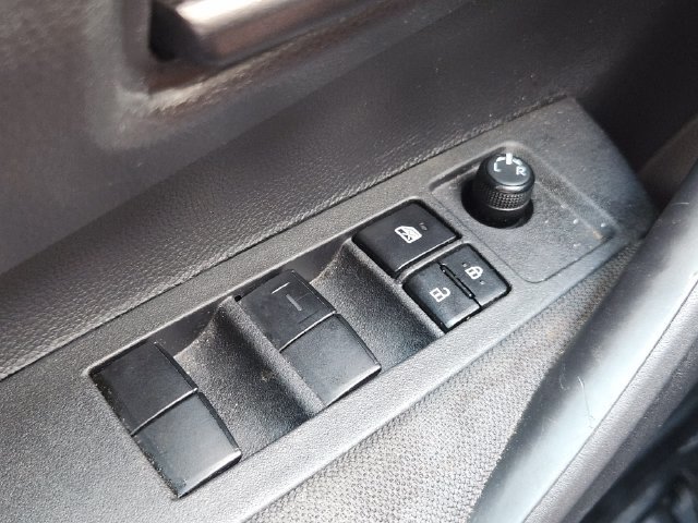 Used 2025 Toyota Corolla LE FWD image 21