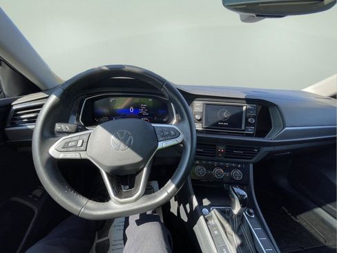 Used 2023 Volkswagen Jetta SE w/ Panoramic Sunroof Package FWD image 24