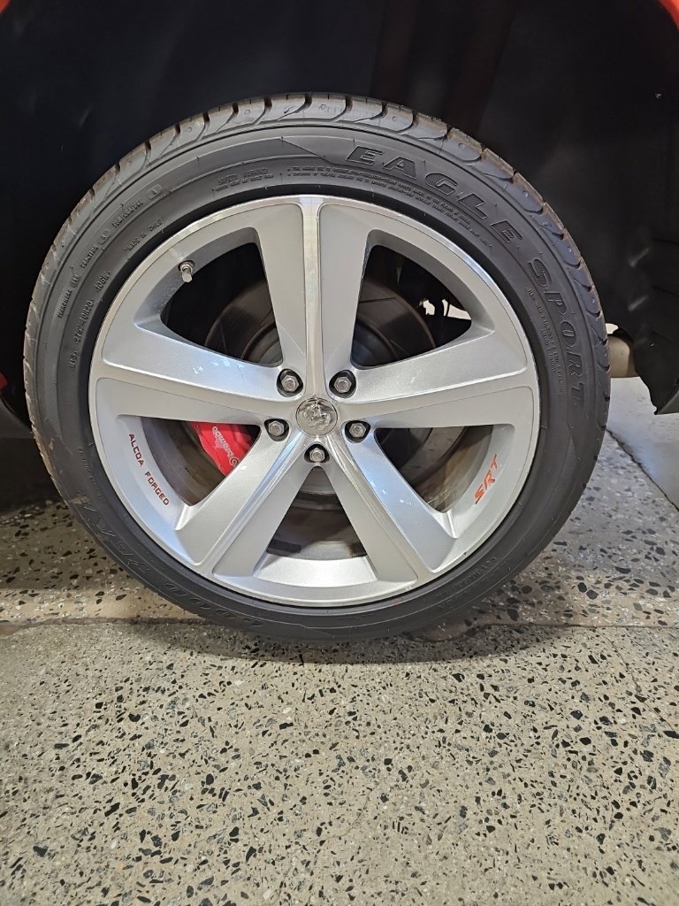 Used 2009 Dodge Challenger SRT8 RWD image 11