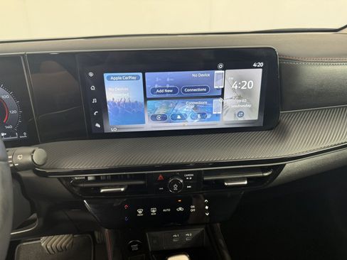 Used 2025 Nissan Kicks SR w/ Illumination Package FWD image 18