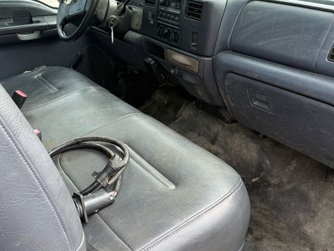 Used 2000 Ford F550 2WD Regular Cab Super Duty image 18