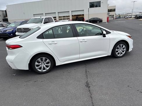 Used 2024 Toyota Corolla LE FWD image 7