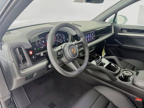 New 2026 Porsche Cayenne AWD/4WD image 4