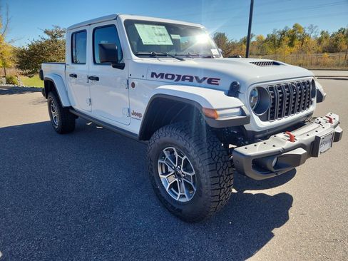 New 2025 Jeep Gladiator Mojave image 2