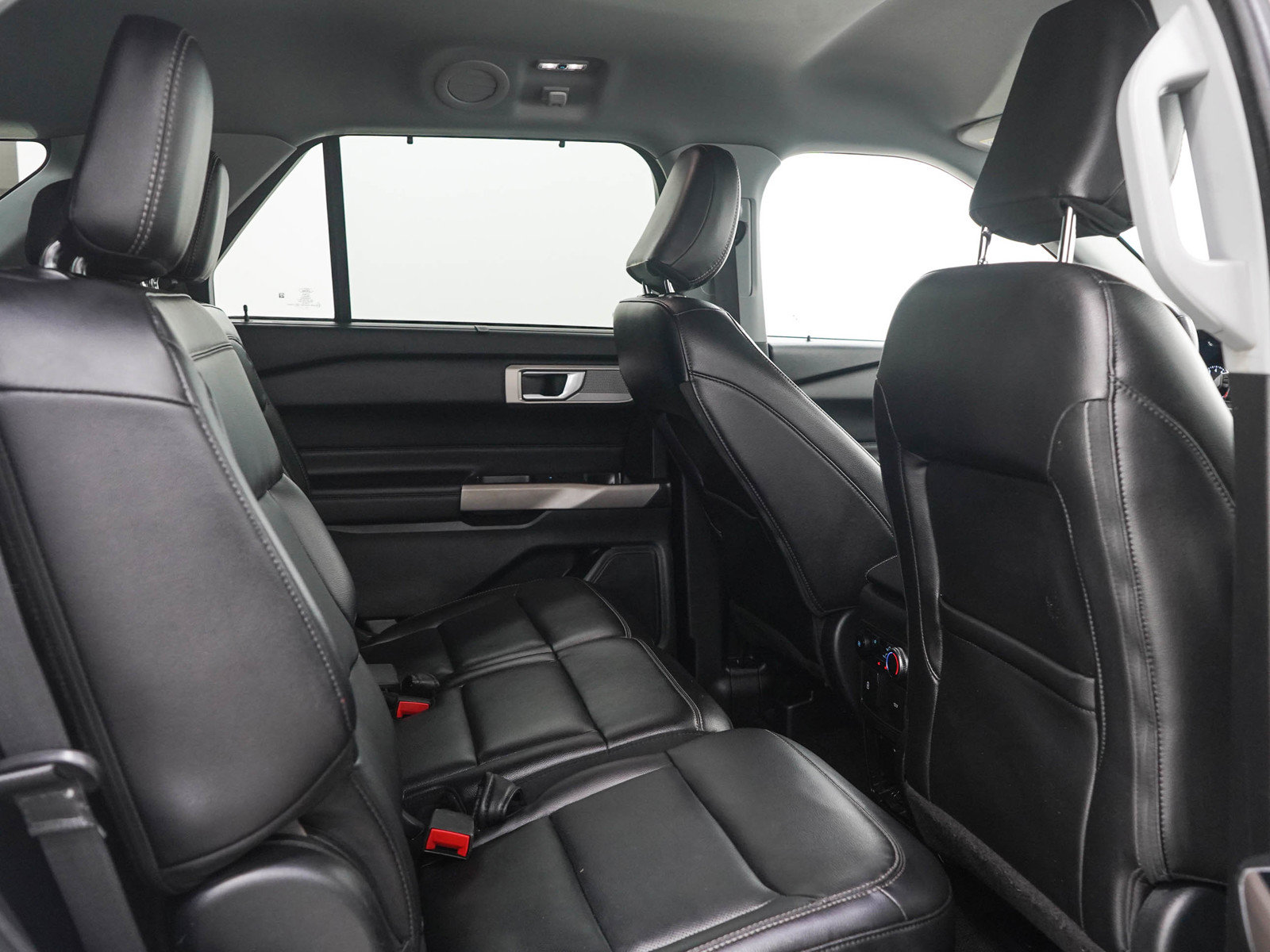 Used 2023 Ford Explorer Limited AWD/4WD image 13