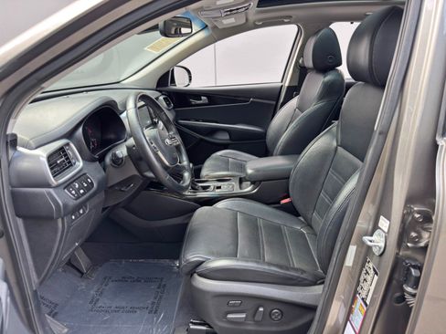 Used 2019 Kia Sorento SX w/ SX Touring Package AWD/4WD image 16