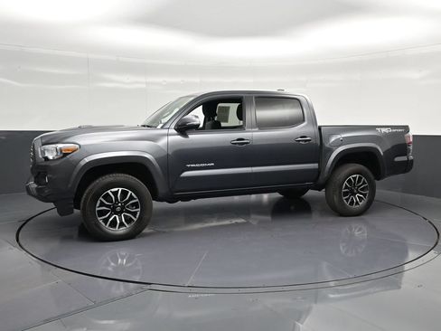 Used 2022 Toyota Tacoma TRD Sport w/ Technology Package RWD image 7