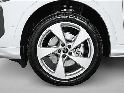 New 2025 Audi Q5 Premium Plus image 24