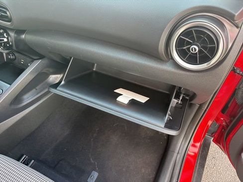 Used 2022 Hyundai Kona SE image 39