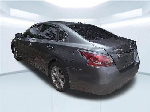 Used 2014 Nissan Altima 2.5 SL w/ Technology Package FWD image 4