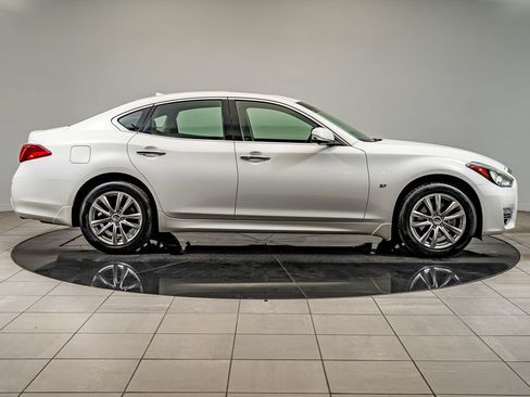 Used 2015 INFINITI Q70 3.7 w/ Deluxe Touring Package AWD/4WD image 11